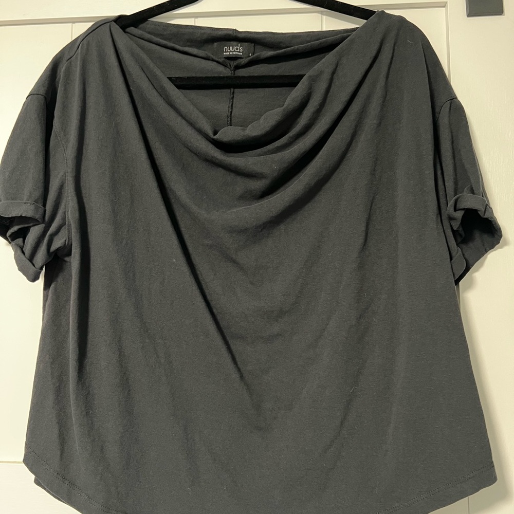Nuuds off shoulder